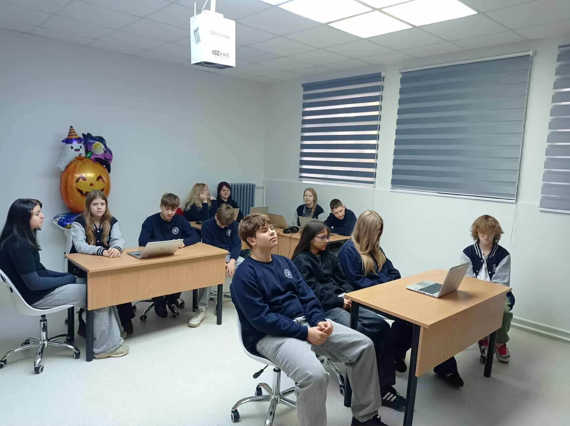 d23db5c0-f490-4565-b684-ecf132272fcf d23db5c0-f490-4565-b684-ecf132272fcf